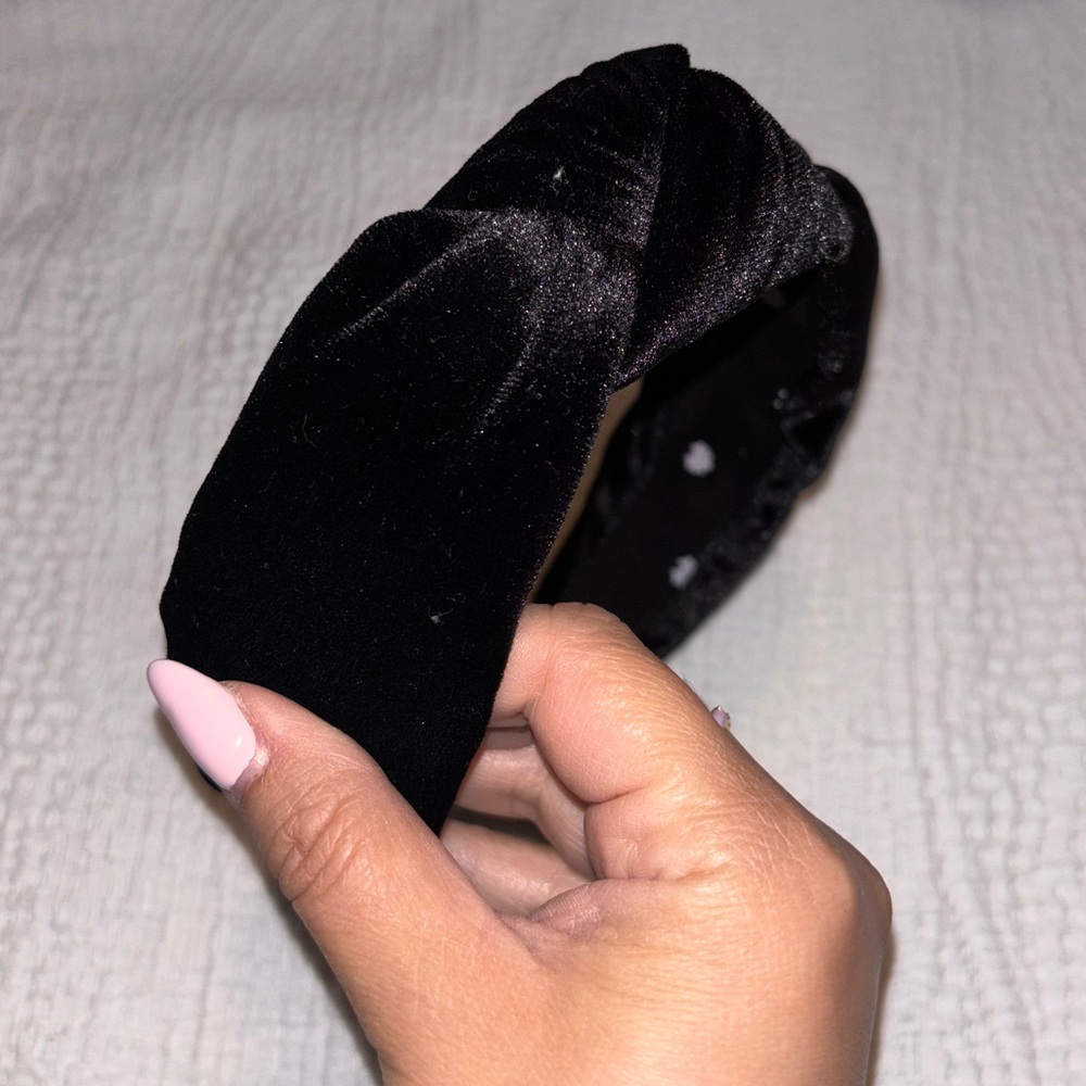 Lele Sadoughi Black Velvet Knot Headband